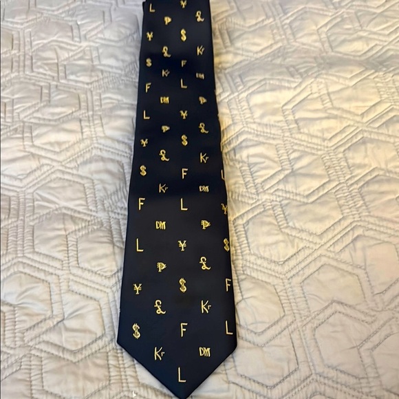 Vintage Pierre Cardin Dark Navy Men’s Tie EUC - Picture 1 of 4